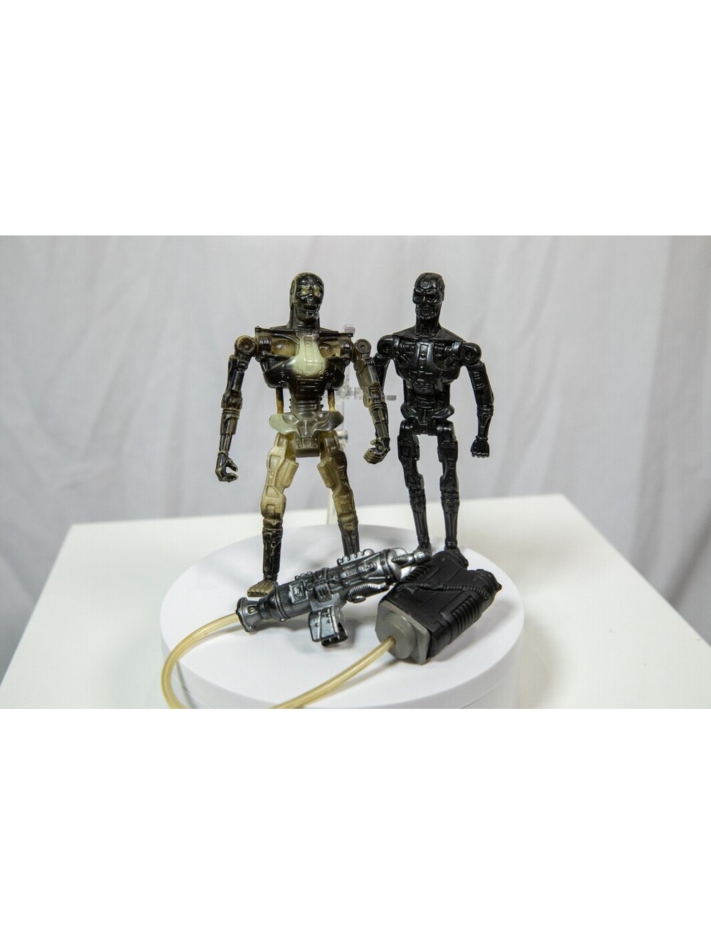 1991 Kenner Terminator 2 Endoglow Terminator + black endoskeleton figure